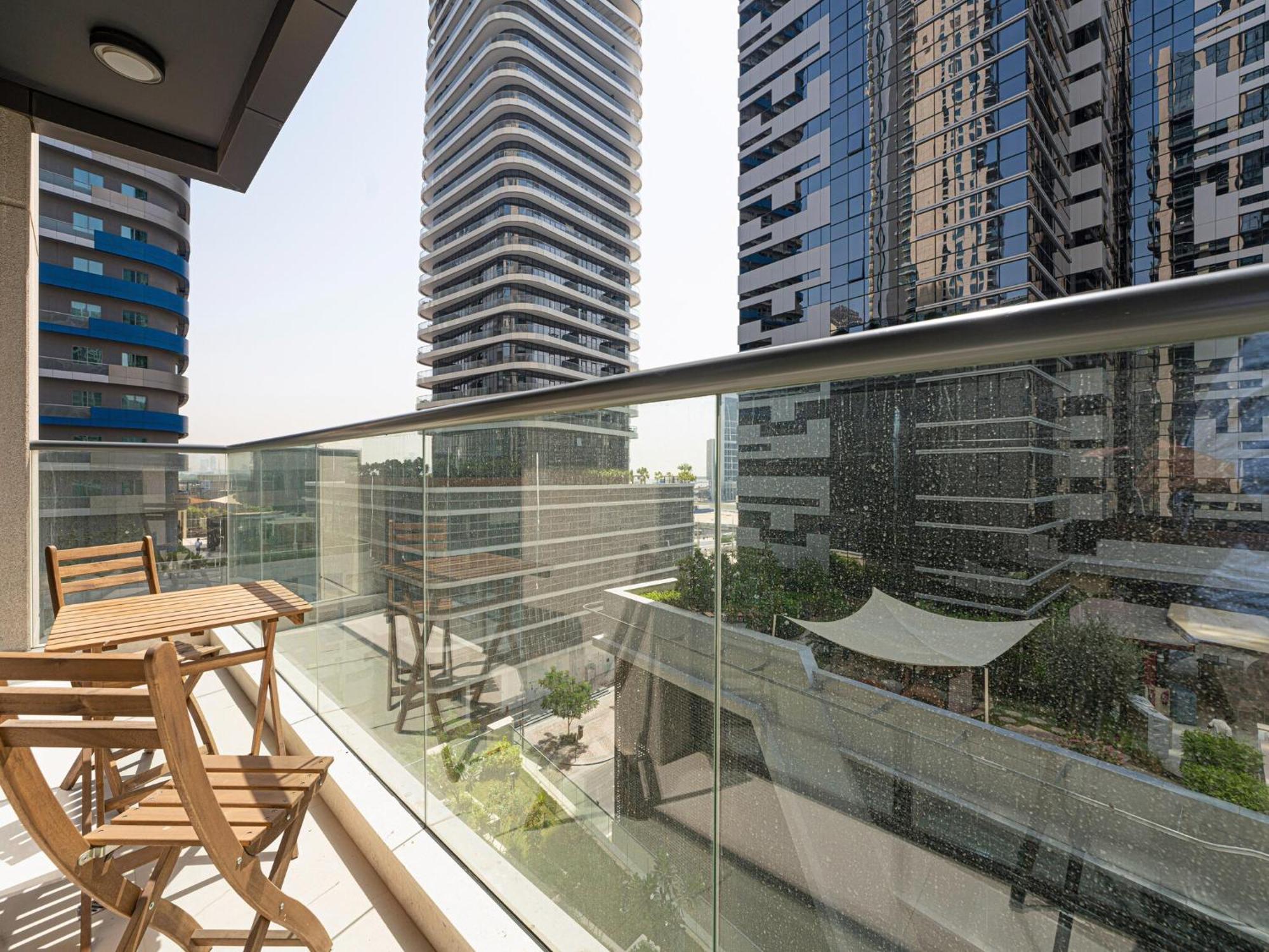 Luxe Apartments Near Dubai Mall Burj Khalifa Pool Gym Parking 外观 照片